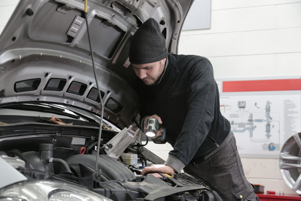 Car shipping insurance coverage gaps explained — FMCSA rules, carrier cargo insurance limits, and how to verify protection before transport